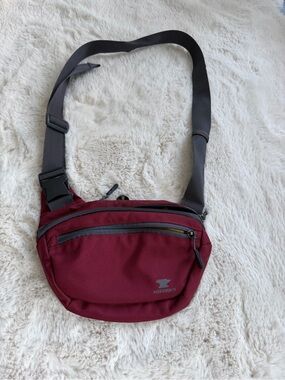 Mountainsmith Maroon Sling Belt Bag with Adjustable Strap